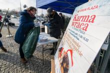 Zdjęcie ilustrujące zbiórkę charytatywną