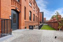 Apartamentowiec Grand Bulwar