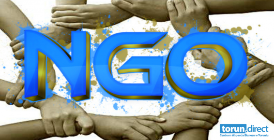 Grafika z napisem: NGO